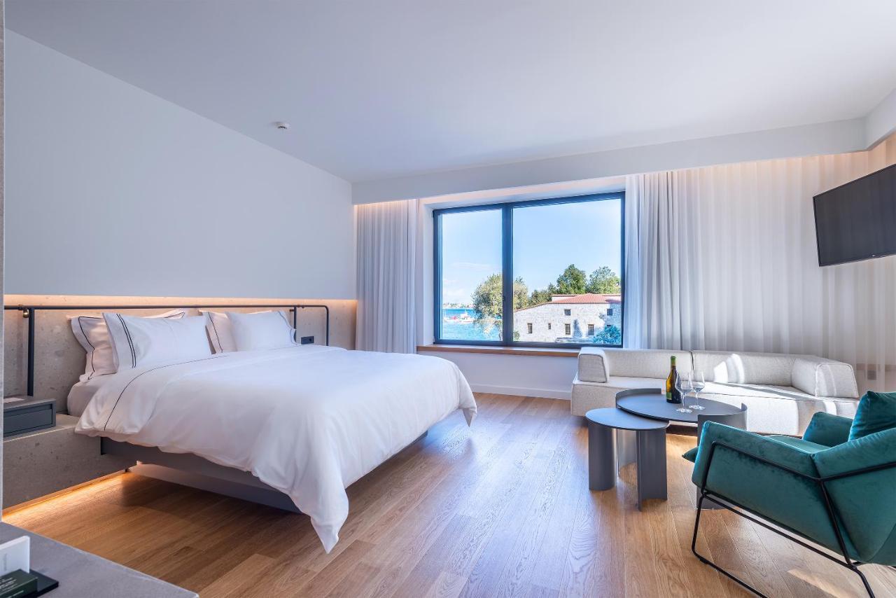 Amario Suites Hotel Айгио Екстериор снимка