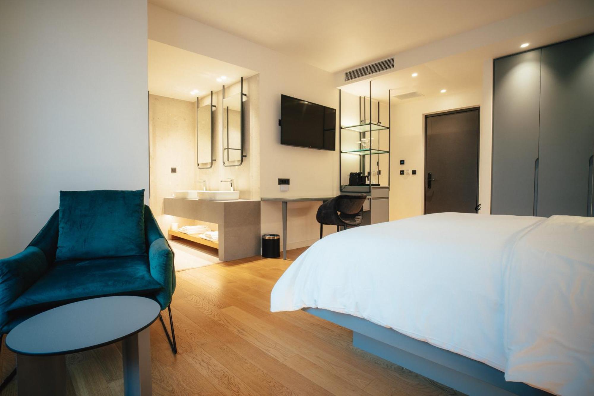 Amario Suites Hotel Айгио Екстериор снимка