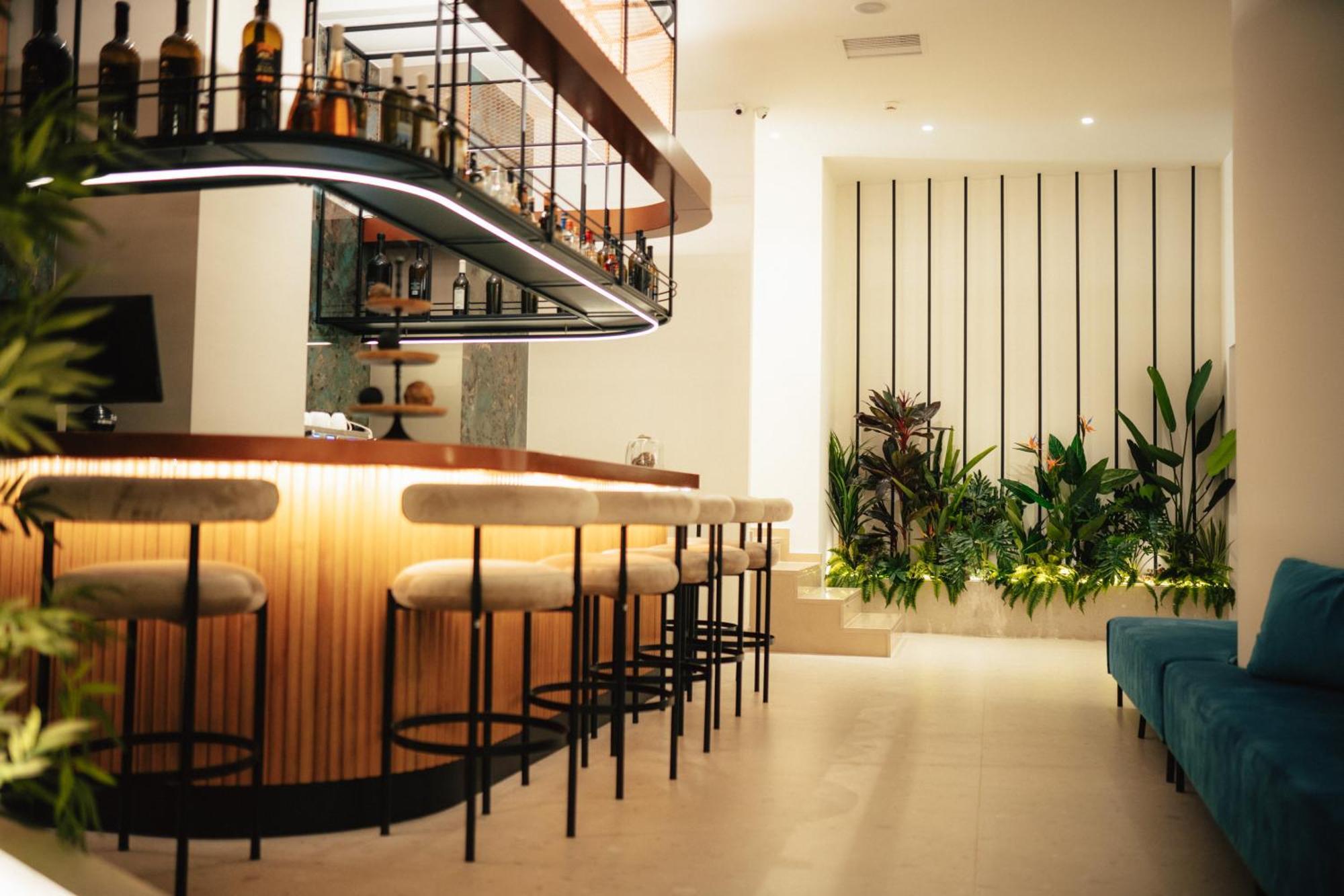 Amario Suites Hotel Айгио Екстериор снимка