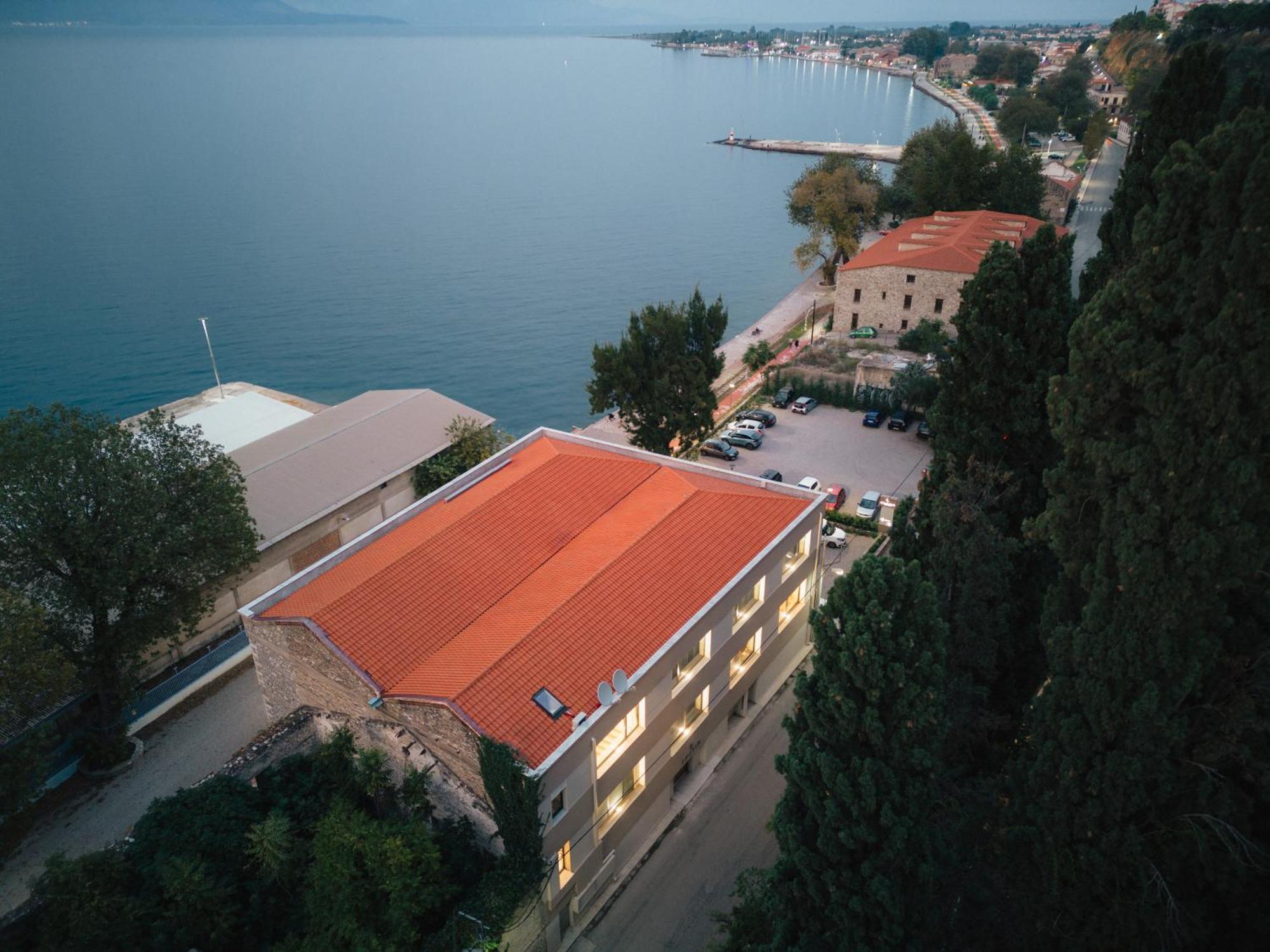 Amario Suites Hotel Айгио Екстериор снимка