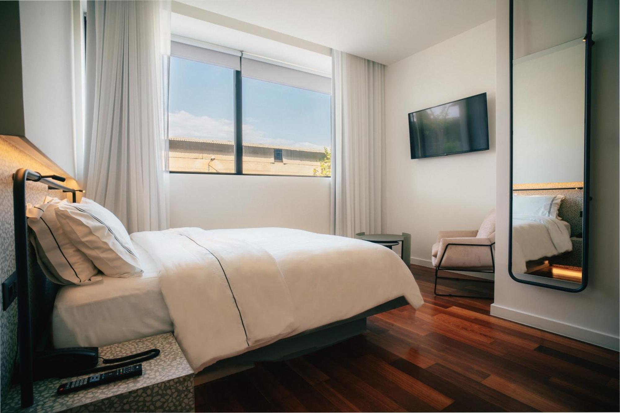 Amario Suites Hotel Айгио Екстериор снимка